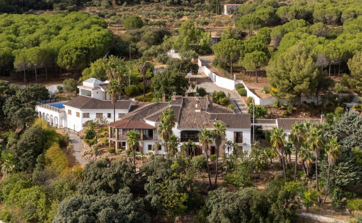 Se vende Villa - Chalet de 13 dormitorios en Costa Del Sol, Málaga, España