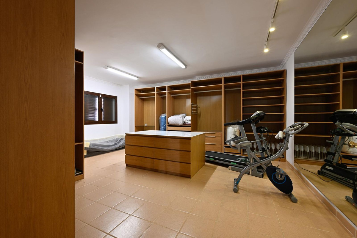 Se vende Villa - Chalet de 13 dormitorios en Costa Del Sol, Málaga, España