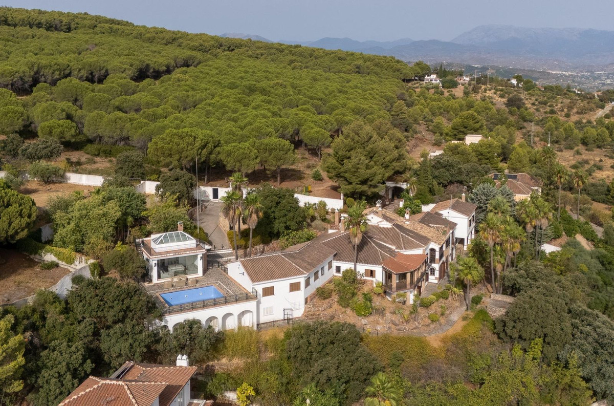 Se vende Villa - Chalet de 13 dormitorios en Costa Del Sol, Málaga, España