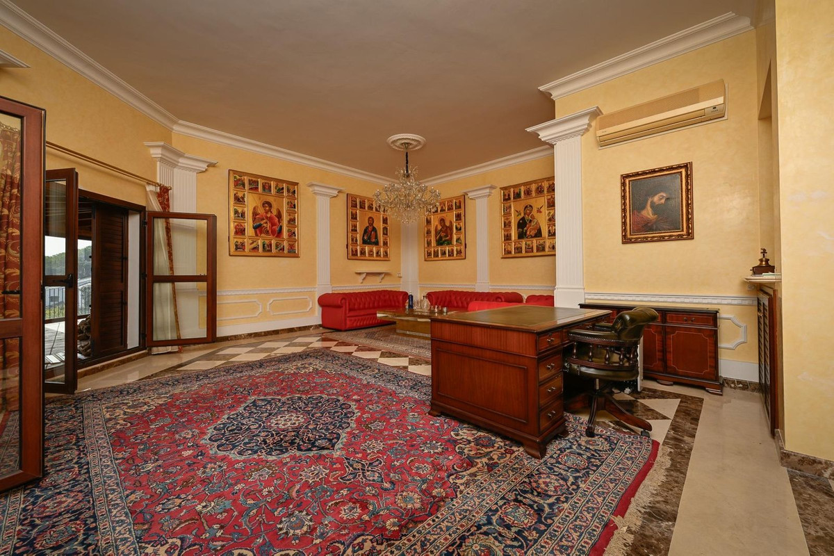 Se vende Villa - Chalet de 13 dormitorios en Costa Del Sol, Málaga, España