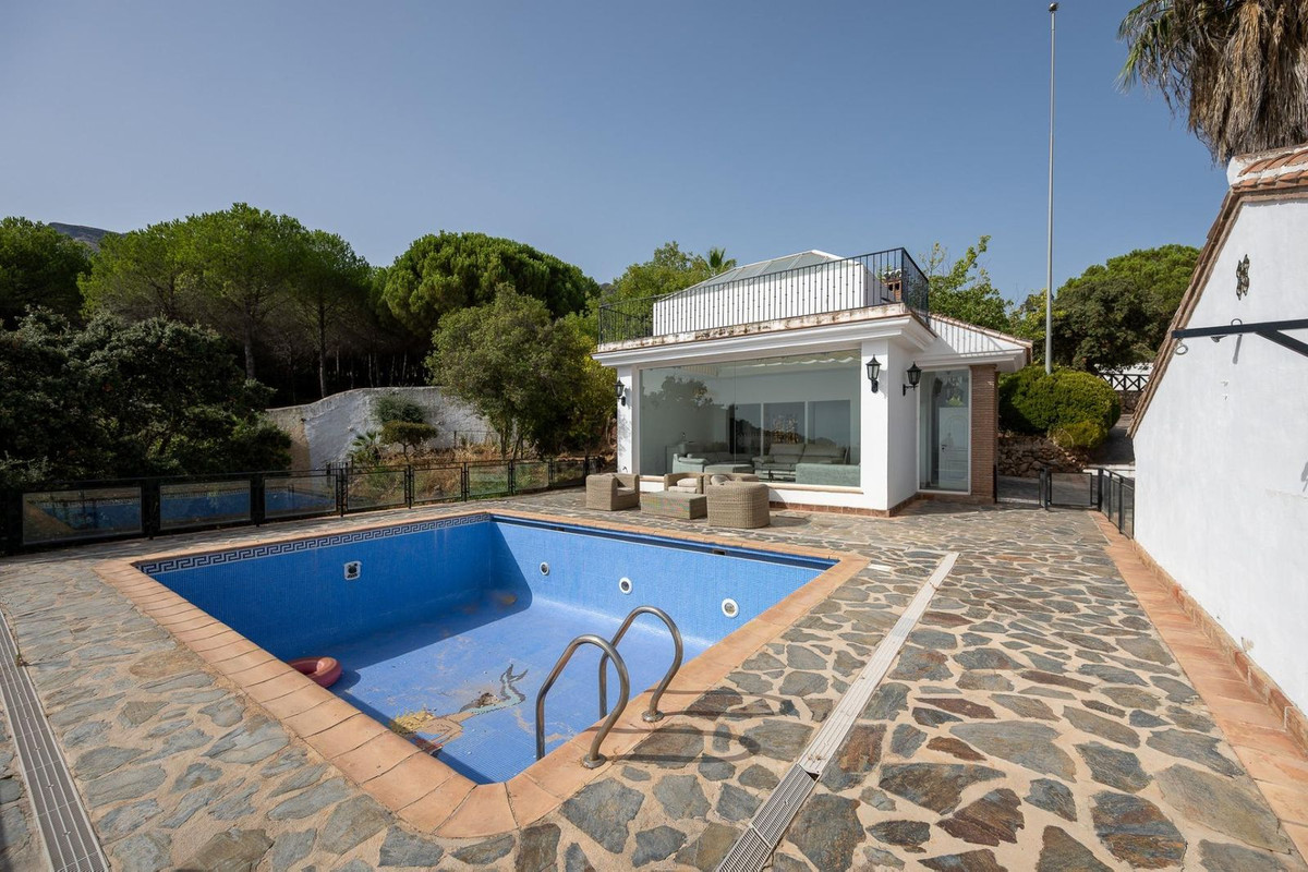 Se vende Villa - Chalet de 13 dormitorios en Costa Del Sol, Málaga, España
