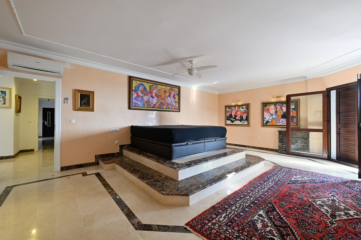 Se vende Villa - Chalet de 13 dormitorios en Costa Del Sol, Málaga, España