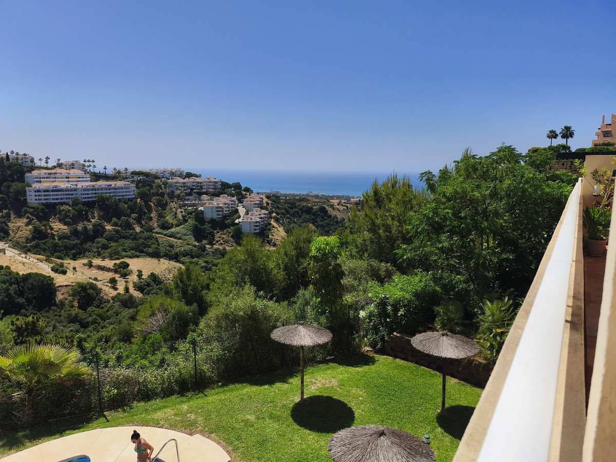 2 Bed Apartment for sale in Calahonda Costa Del Sol, Málaga, Spain