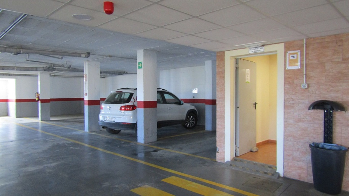 2 Bed Apartment for sale in Calahonda Costa Del Sol, Málaga, Spain