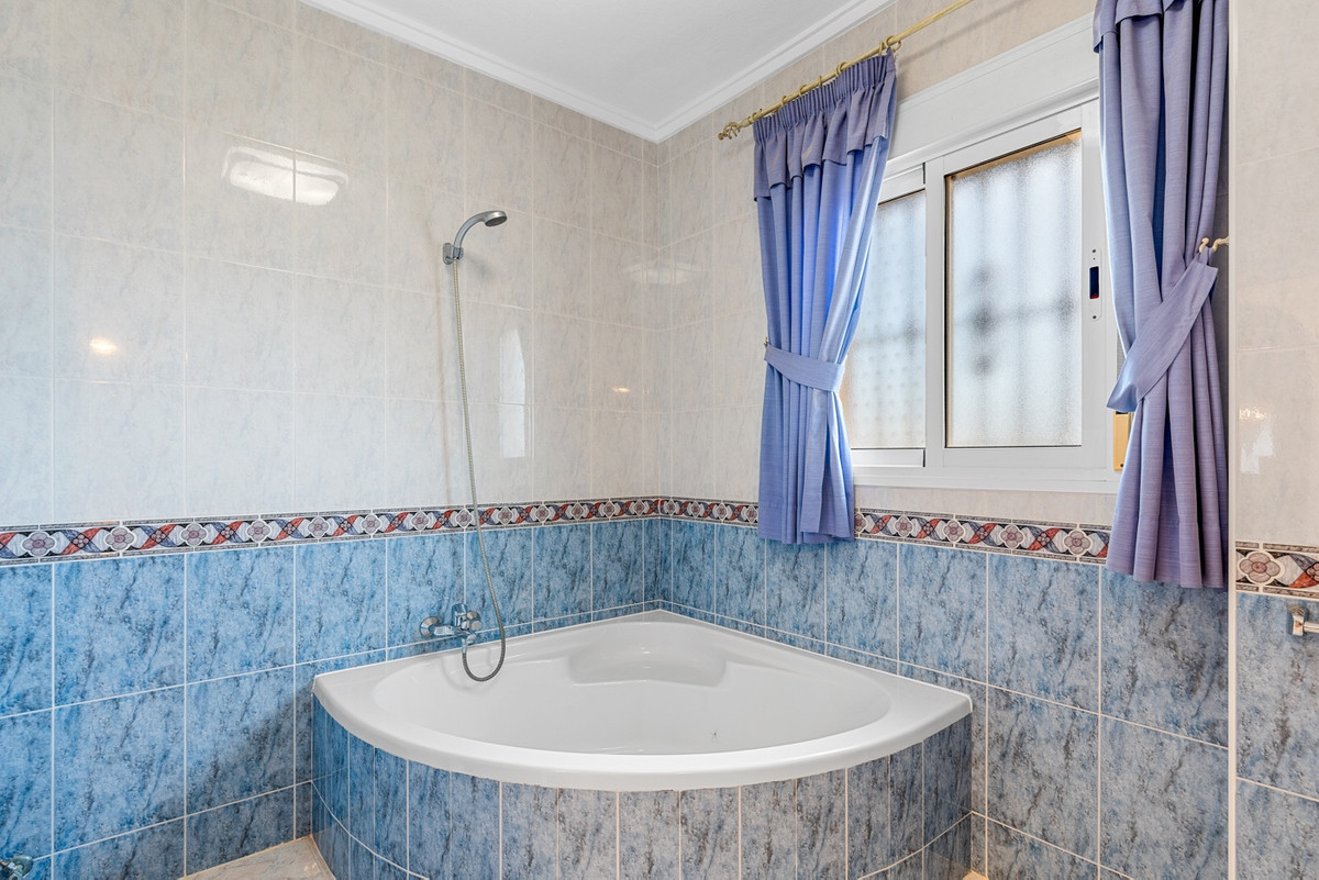 Se vende Villa - Chalet de 7 dormitorios en Costa Blanca, Alicante, España