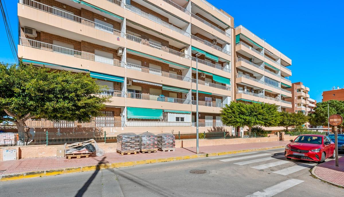 2 Bed Apartment for sale in Punta Prima Costa Blanca, Alicante, Spain