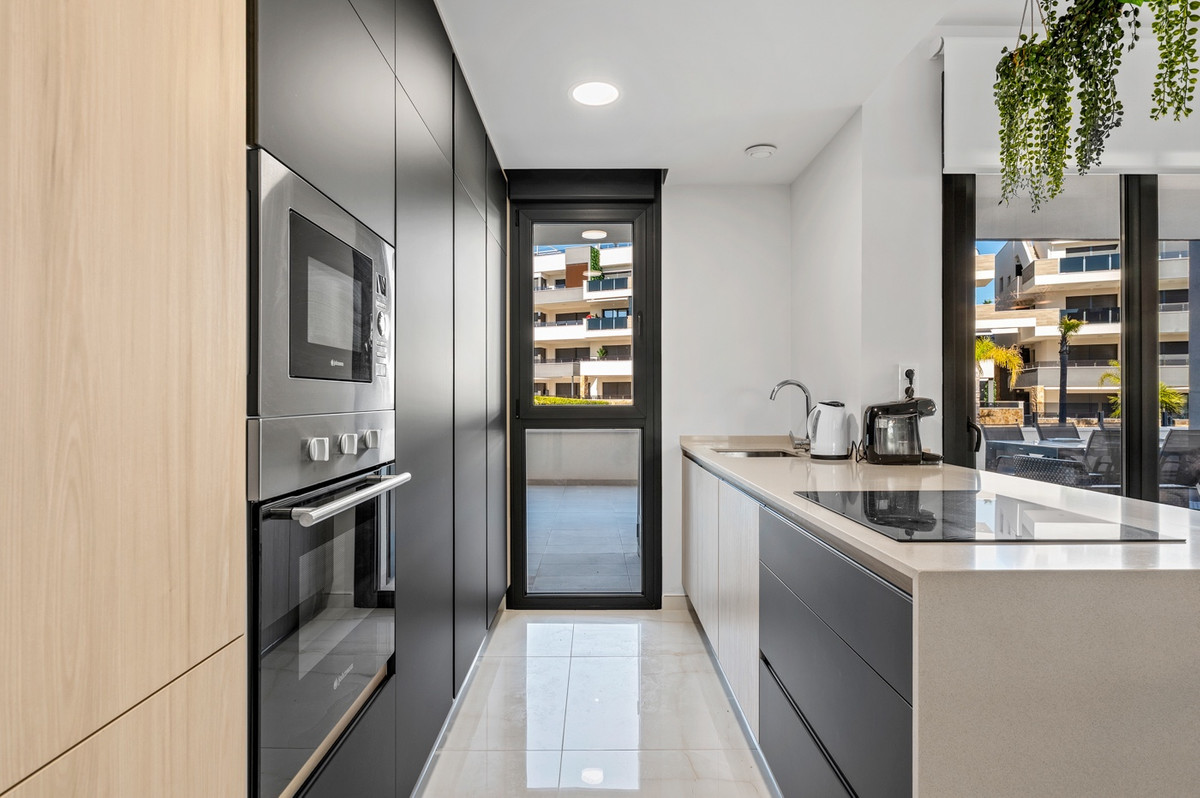 Se vende Apartamento Planta Baja de 3 dormitorios en Costa Blanca, Alicante, España