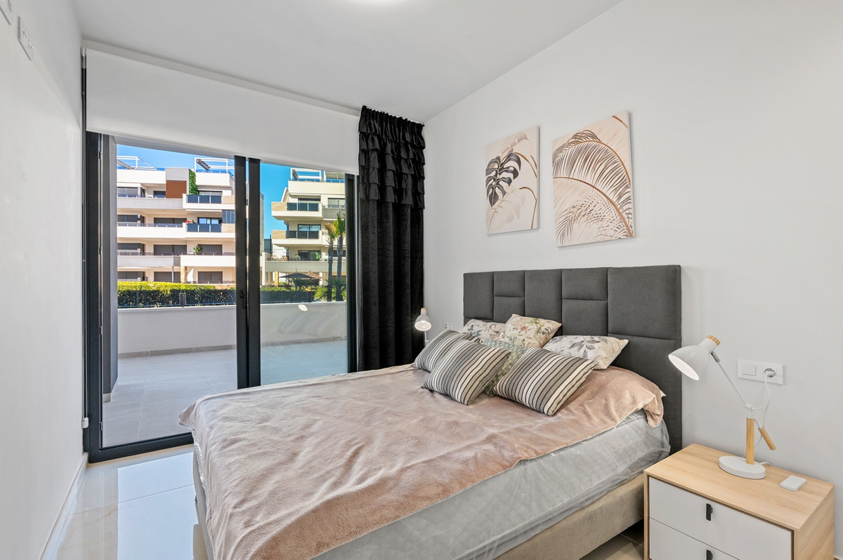 Se vende Apartamento Planta Baja de 3 dormitorios en Costa Blanca, Alicante, España
