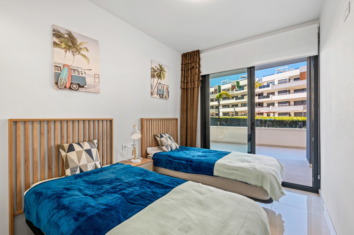 Se vende Apartamento Planta Baja de 3 dormitorios en Costa Blanca, Alicante, España