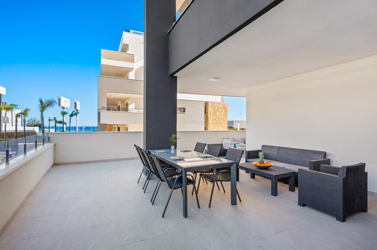 Se vende Apartamento Planta Baja de 3 dormitorios en Costa Blanca, Alicante, España