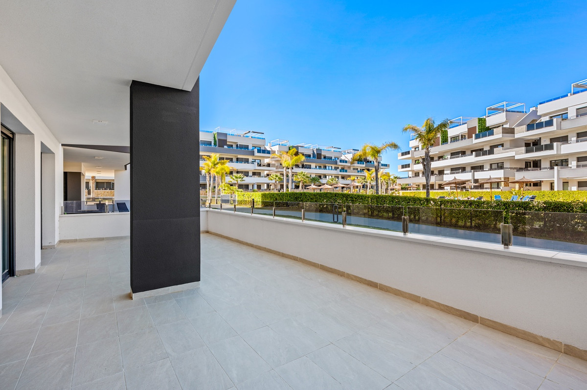 Se vende Apartamento Planta Baja de 3 dormitorios en Costa Blanca, Alicante, España