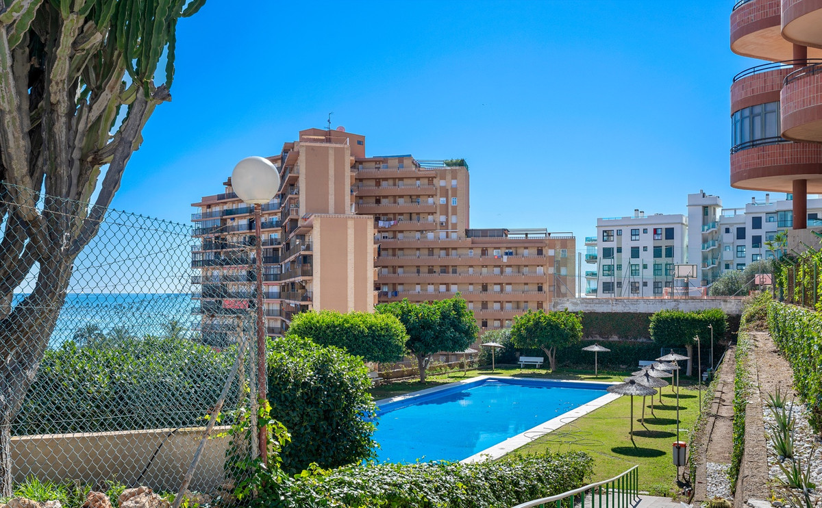 Se vende Apartamento Planta Baja de 3 dormitorios en Costa Blanca, Alicante, España
