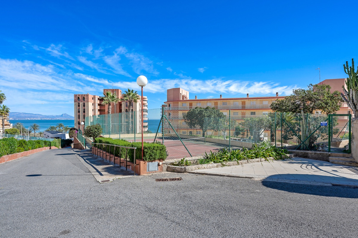 Se vende Apartamento Planta Baja de 3 dormitorios en Costa Blanca, Alicante, España