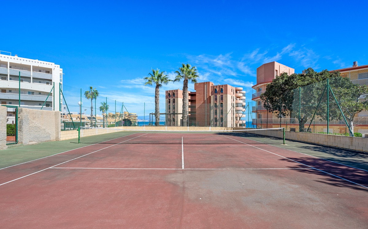 Se vende Apartamento Planta Baja de 3 dormitorios en Costa Blanca, Alicante, España