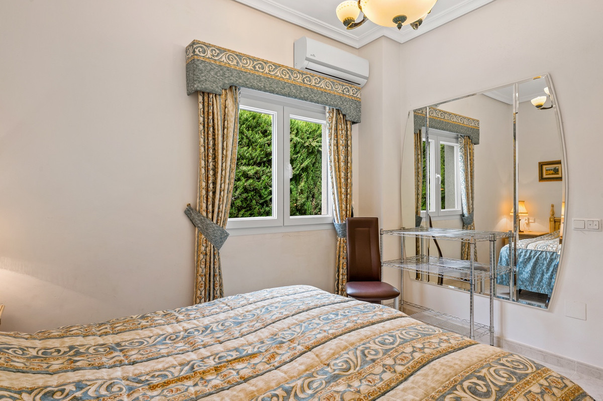 Se vende Villa - Chalet de 4 dormitorios en Costa Blanca, Alicante, España