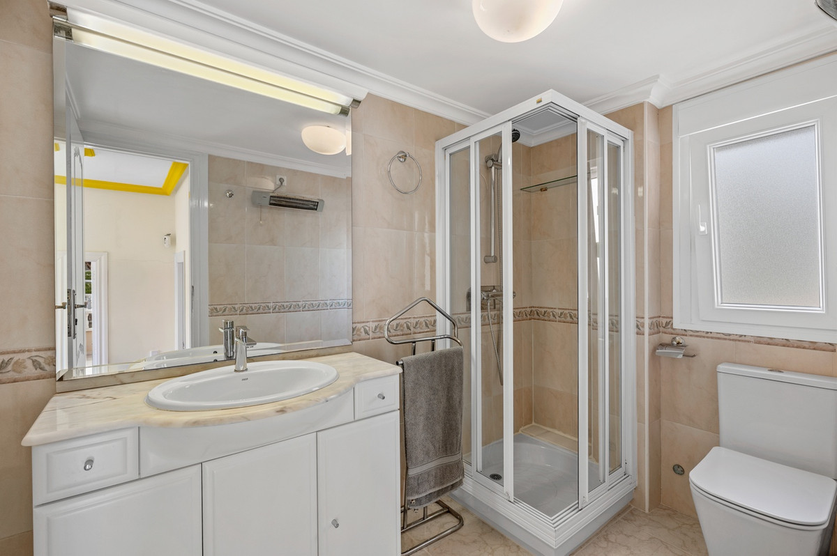 Se vende Villa - Chalet de 4 dormitorios en Costa Blanca, Alicante, España