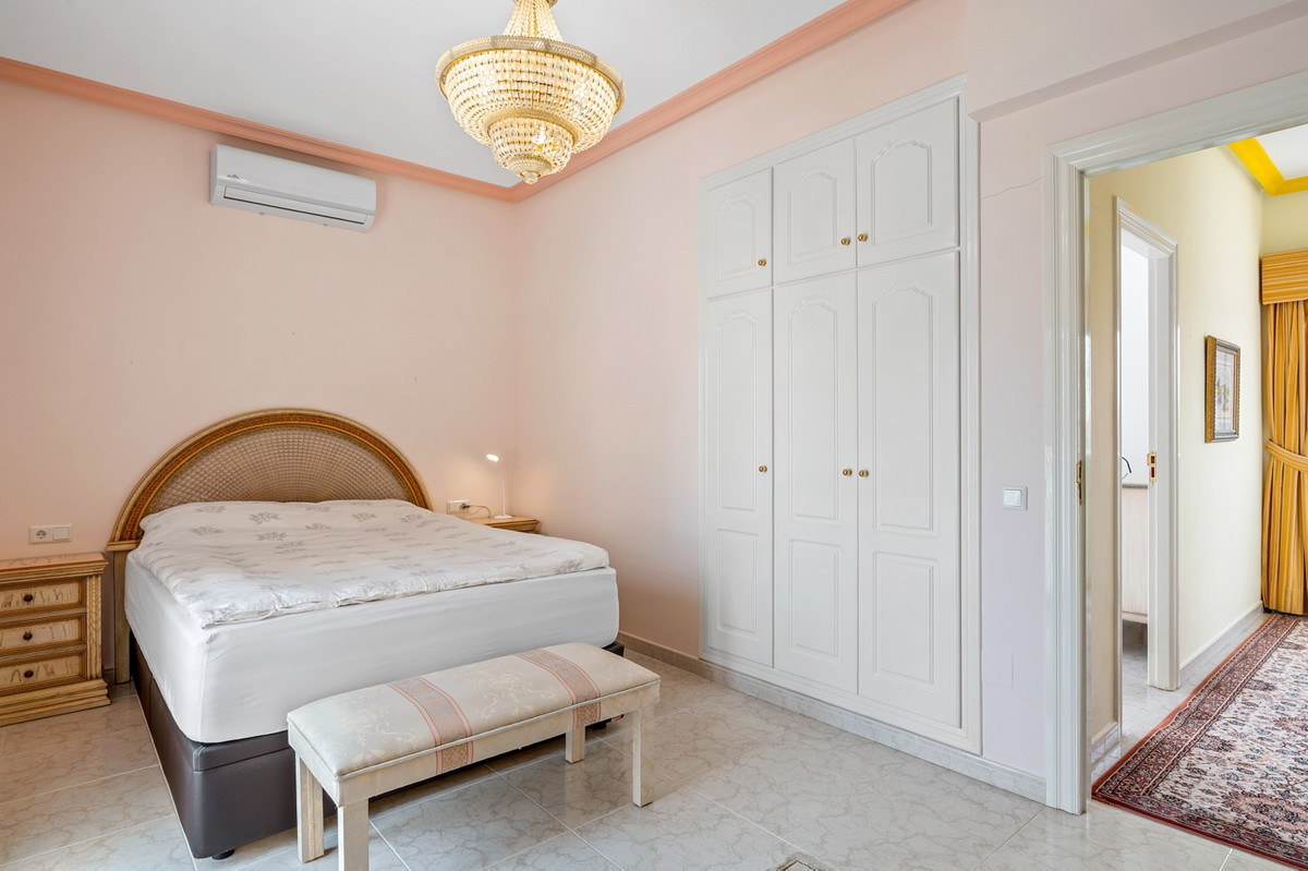 Se vende Villa - Chalet de 4 dormitorios en Costa Blanca, Alicante, España