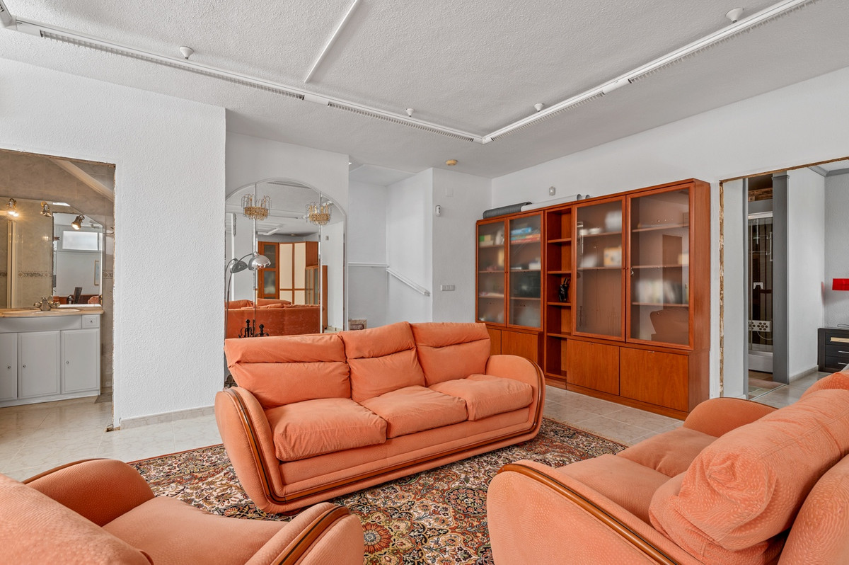 Se vende Villa - Chalet de 4 dormitorios en Costa Blanca, Alicante, España