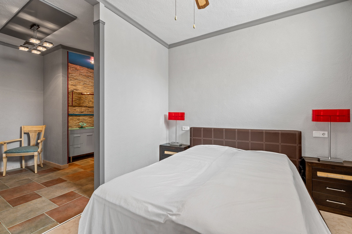 Se vende Villa - Chalet de 4 dormitorios en Costa Blanca, Alicante, España