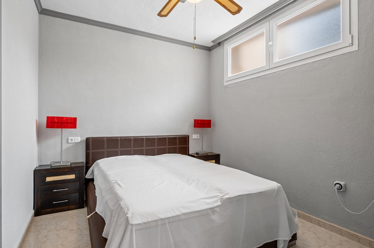 Se vende Villa - Chalet de 4 dormitorios en Costa Blanca, Alicante, España