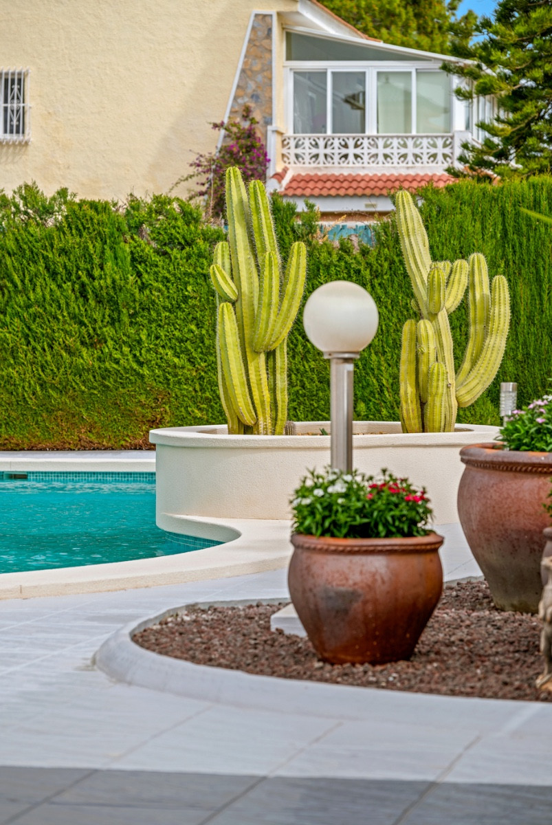 Se vende Villa - Chalet de 4 dormitorios en Costa Blanca, Alicante, España