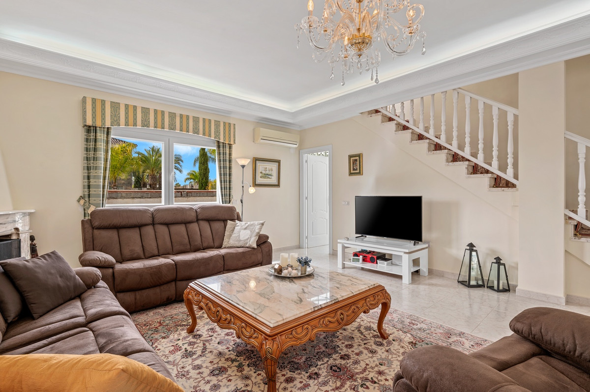 Se vende Villa - Chalet de 4 dormitorios en Costa Blanca, Alicante, España