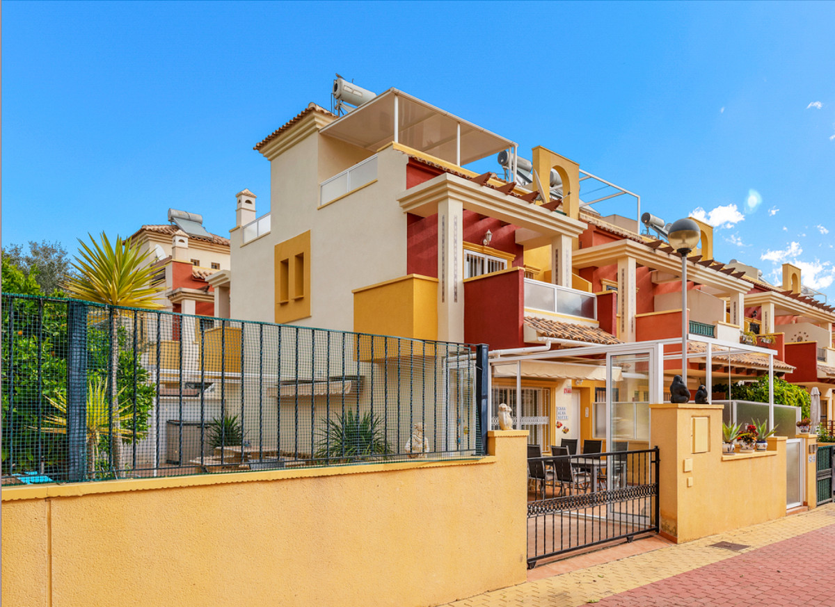 Se vende Adosada de 3 dormitorios en Costa Blanca, Alicante, España
