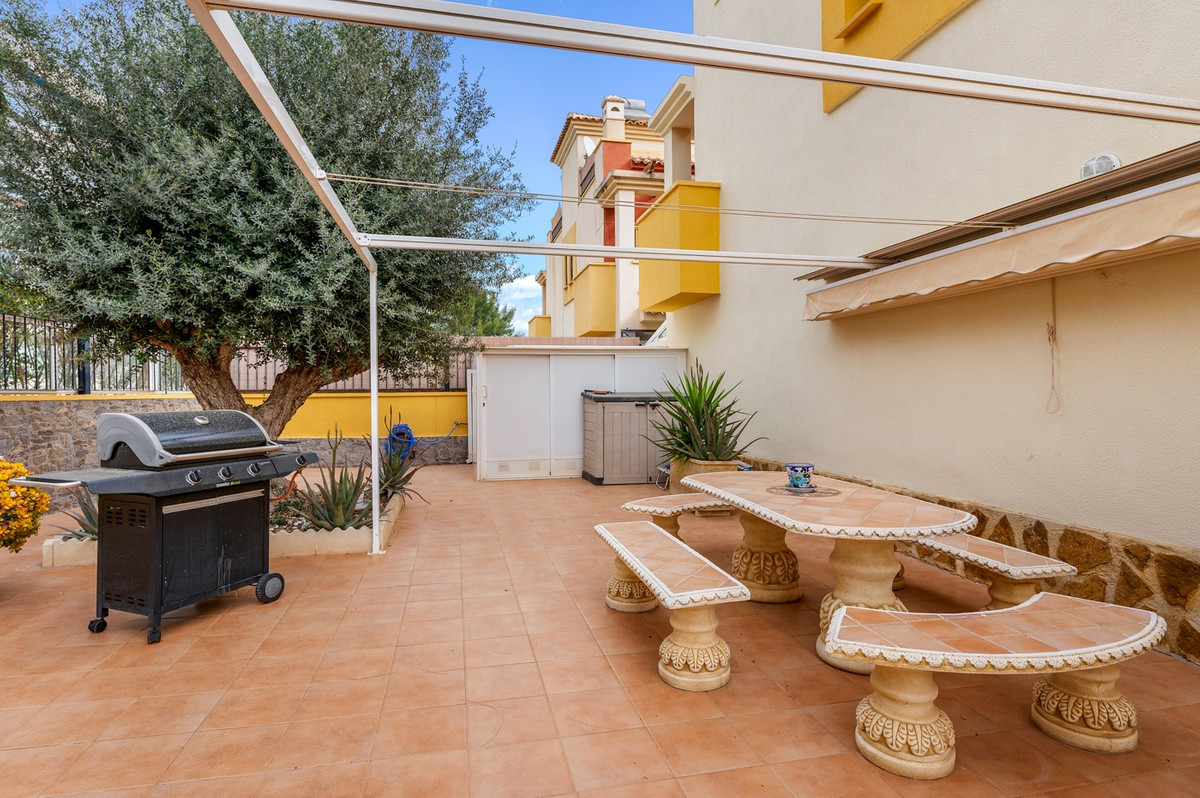 Se vende Adosada de 3 dormitorios en Costa Blanca, Alicante, España
