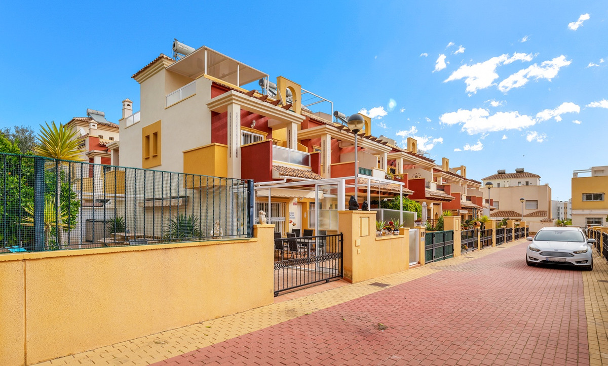 Se vende Adosada de 3 dormitorios en Costa Blanca, Alicante, España