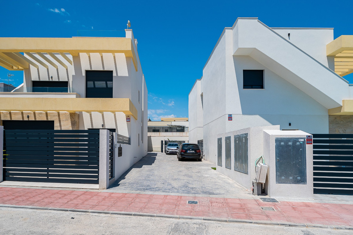 3 Bed Townhouse for sale in Los Montesinos Costa Blanca, Alicante, Spain