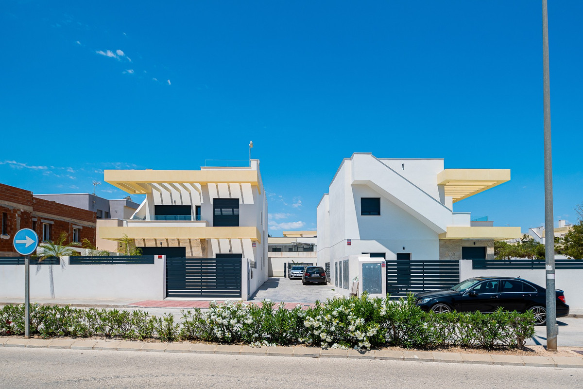 3 Bed Townhouse for sale in Los Montesinos Costa Blanca, Alicante, Spain