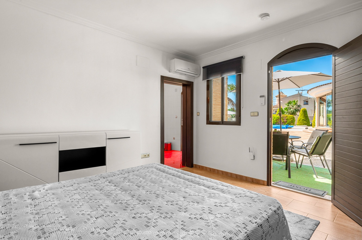 Se vende Finca - Cortijo de 5 dormitorios en Costa Blanca, Alicante, España