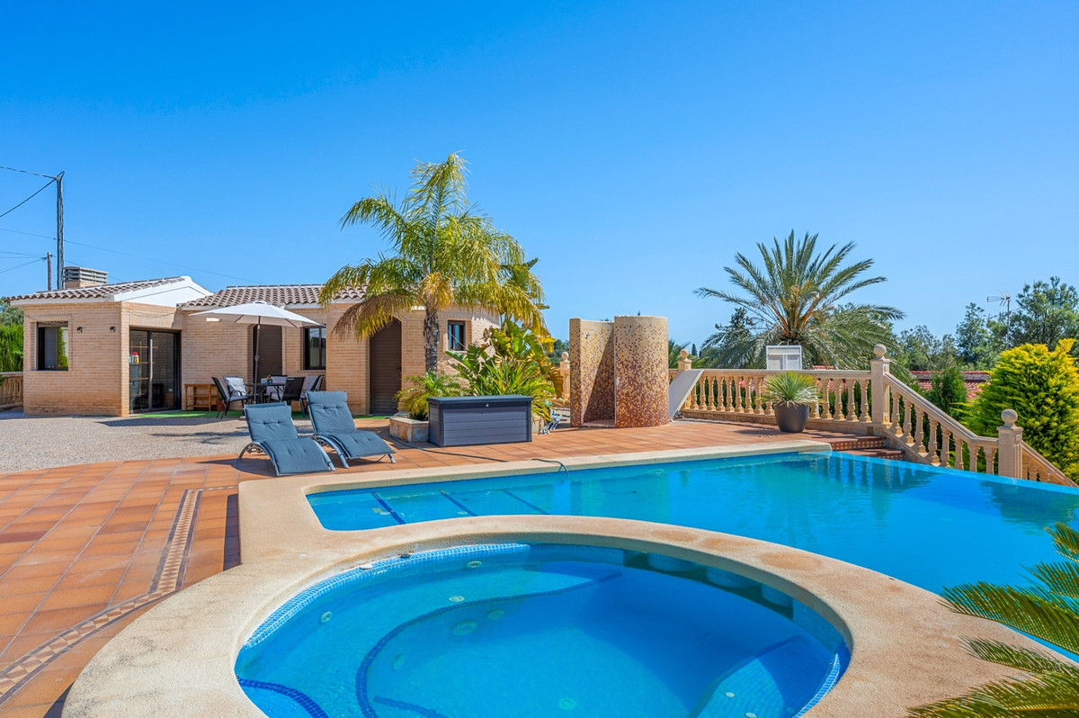Se vende Finca - Cortijo de 5 dormitorios en Costa Blanca, Alicante, España