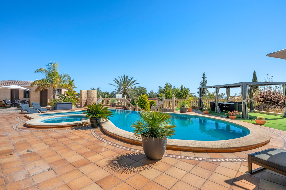 Se vende Finca - Cortijo de 5 dormitorios en Costa Blanca, Alicante, España