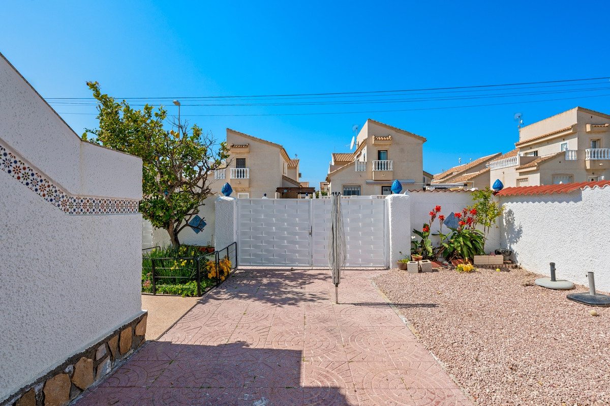 3 Bed Townhouse for sale in Rojales Costa Blanca, Alicante, Spain