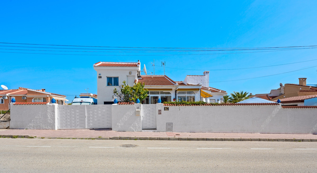 3 Bed Townhouse for sale in Rojales Costa Blanca, Alicante, Spain
