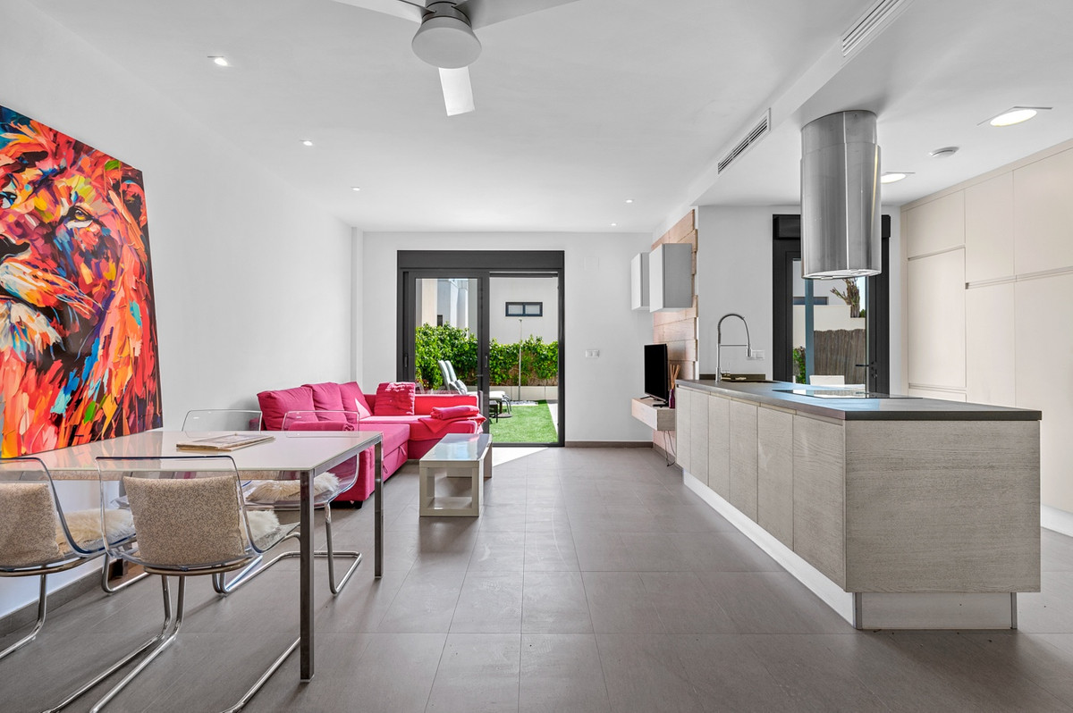Se vende Villa - Chalet de 2 dormitorios en Costa Blanca, Alicante, España