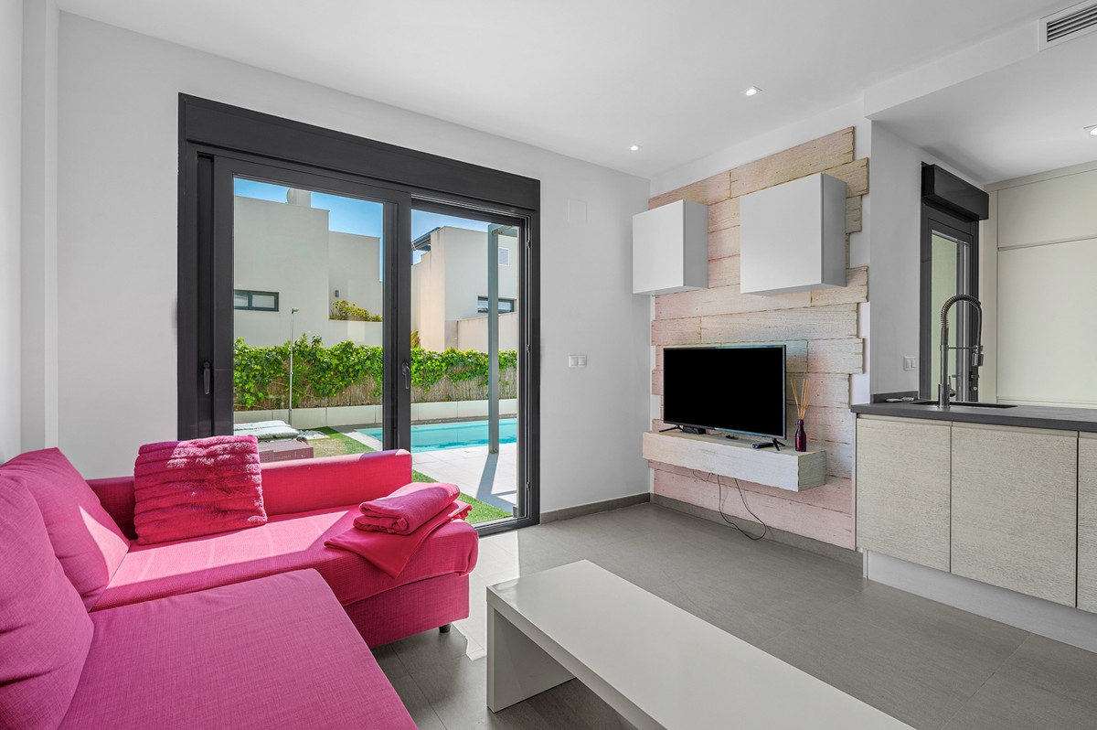 Se vende Villa - Chalet de 2 dormitorios en Costa Blanca, Alicante, España