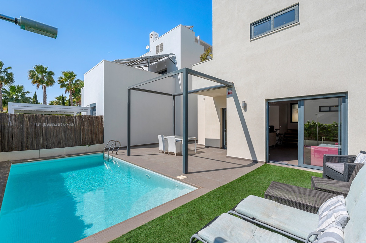 Se vende Villa - Chalet de 2 dormitorios en Costa Blanca, Alicante, España