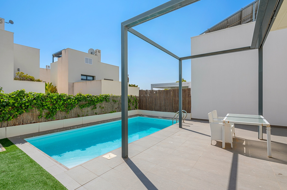 Se vende Villa - Chalet de 2 dormitorios en Costa Blanca, Alicante, España