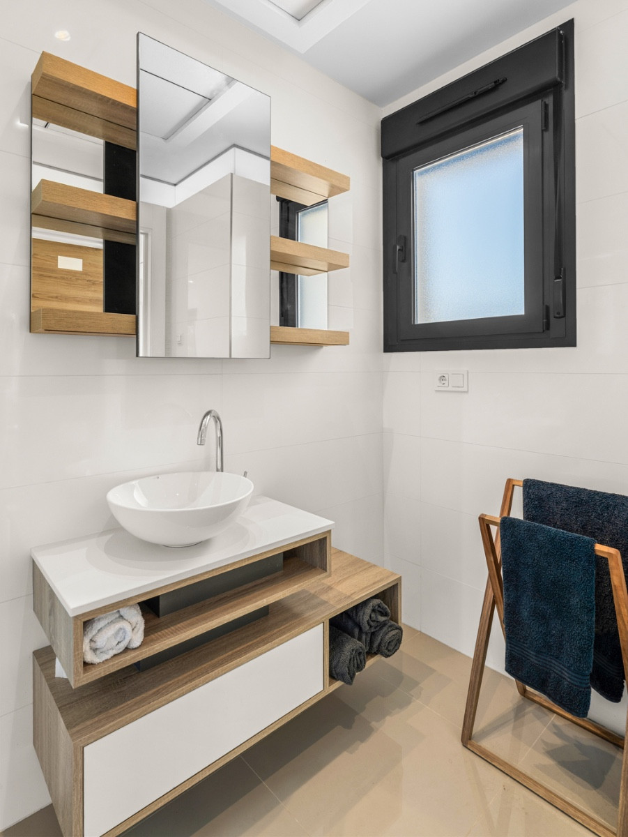 Se vende Villa - Chalet de 3 dormitorios en Costa Blanca, Alicante, España