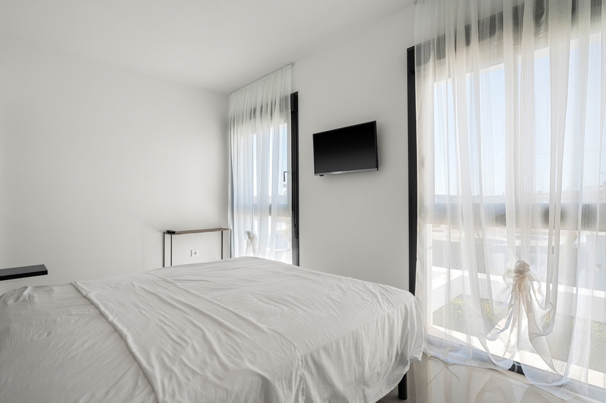 Se vende Villa - Chalet de 3 dormitorios en Costa Blanca, Alicante, España