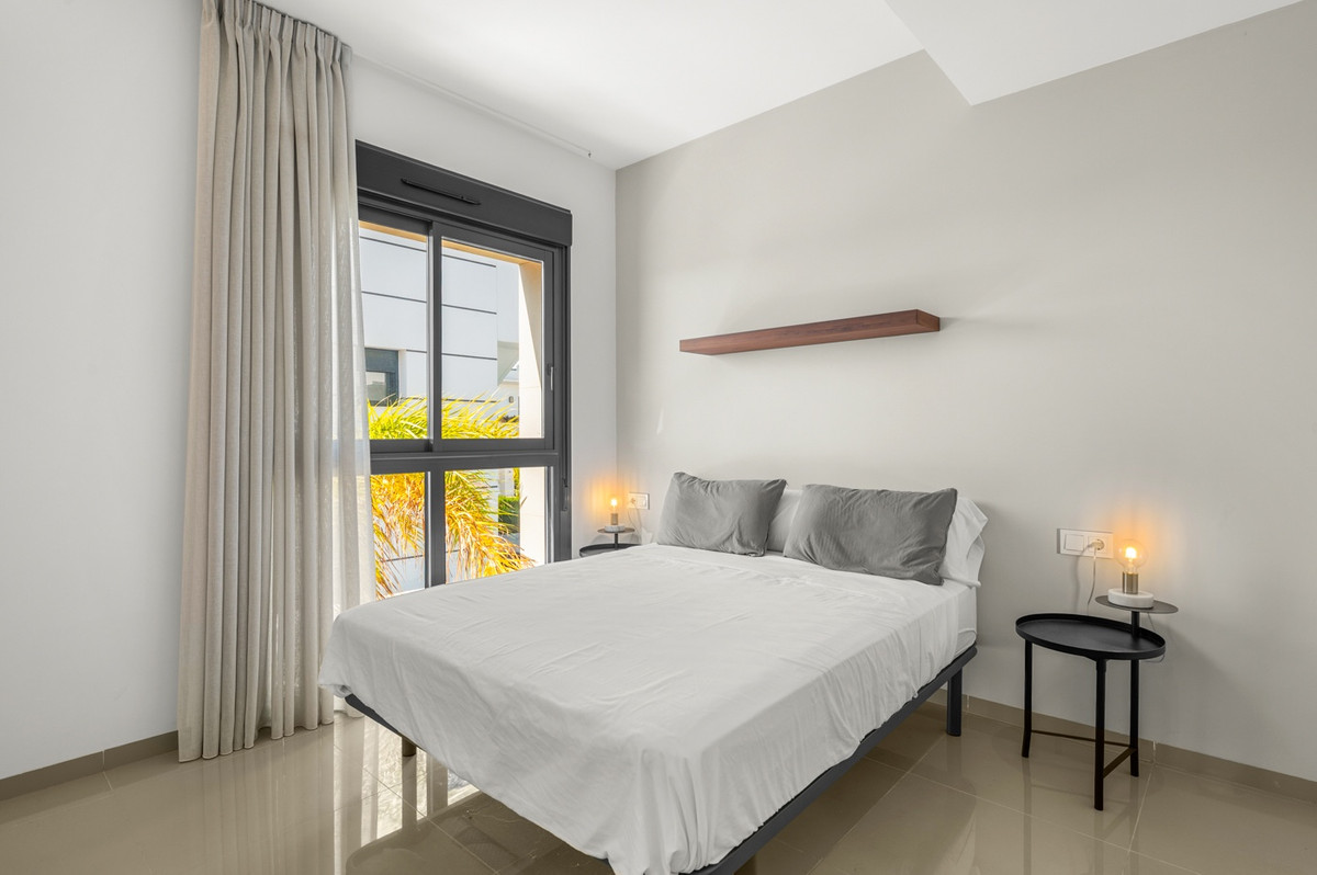 Se vende Villa - Chalet de 3 dormitorios en Costa Blanca, Alicante, España
