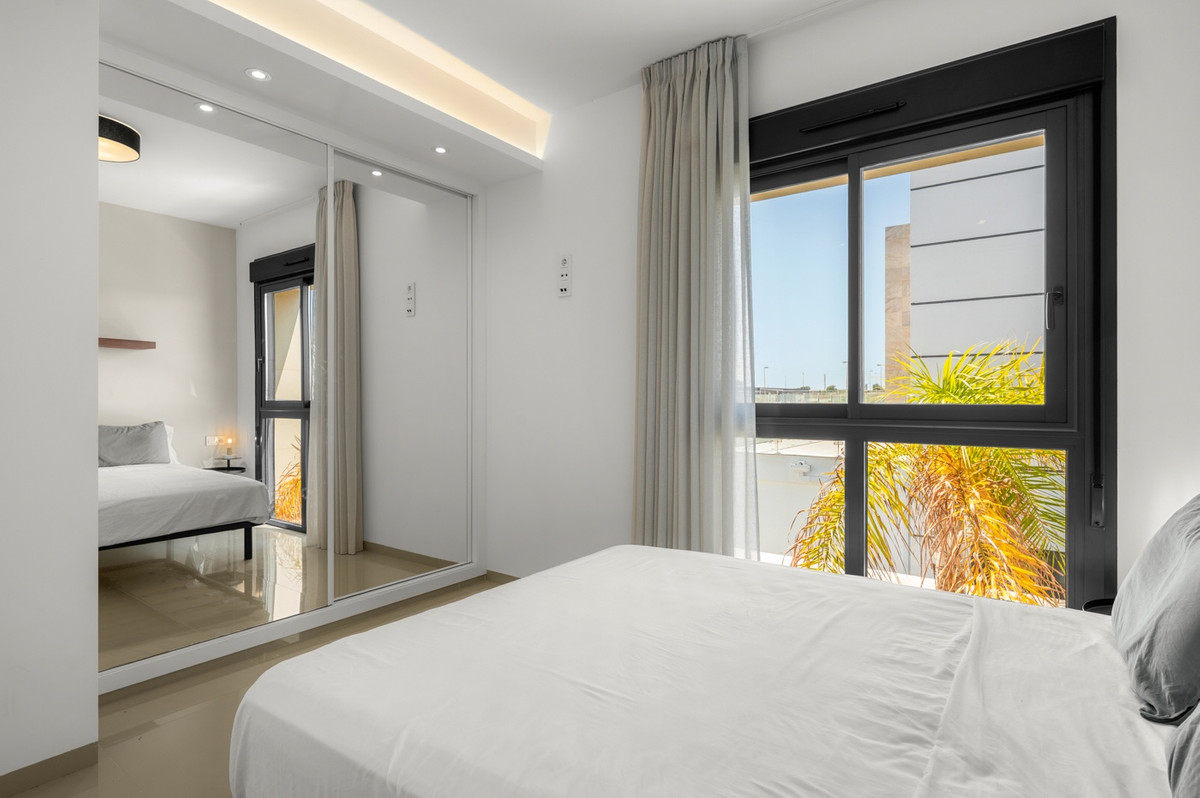 Se vende Villa - Chalet de 3 dormitorios en Costa Blanca, Alicante, España