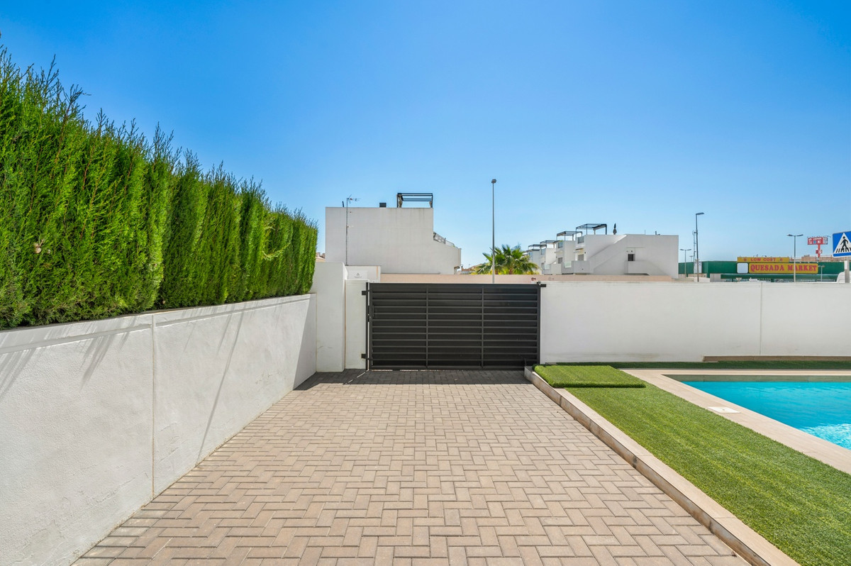 Se vende Villa - Chalet de 3 dormitorios en Costa Blanca, Alicante, España