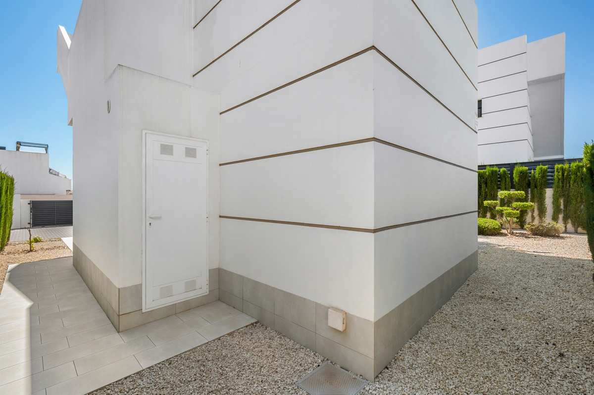 Se vende Villa - Chalet de 3 dormitorios en Costa Blanca, Alicante, España
