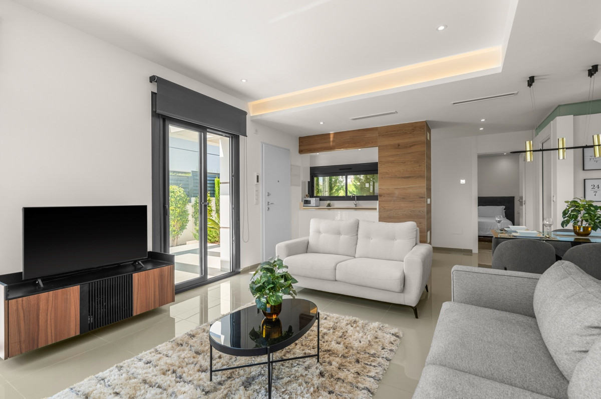 Se vende Villa - Chalet de 3 dormitorios en Costa Blanca, Alicante, España