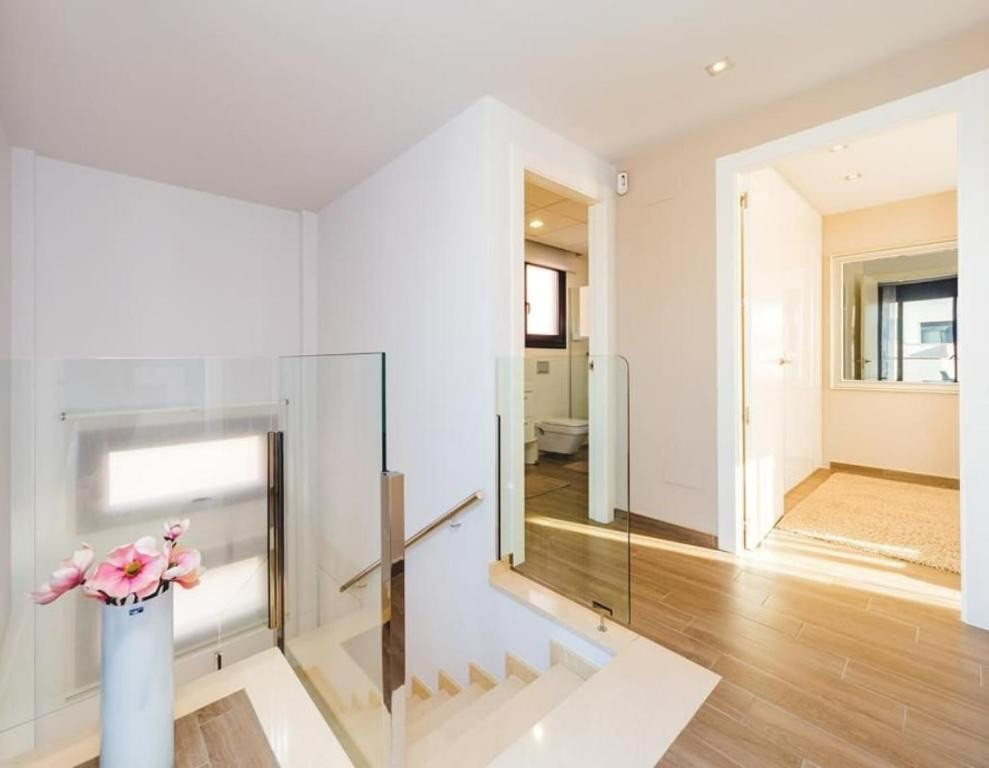 Se vende Villa - Chalet de 5 dormitorios en Costa Blanca, Alicante, España