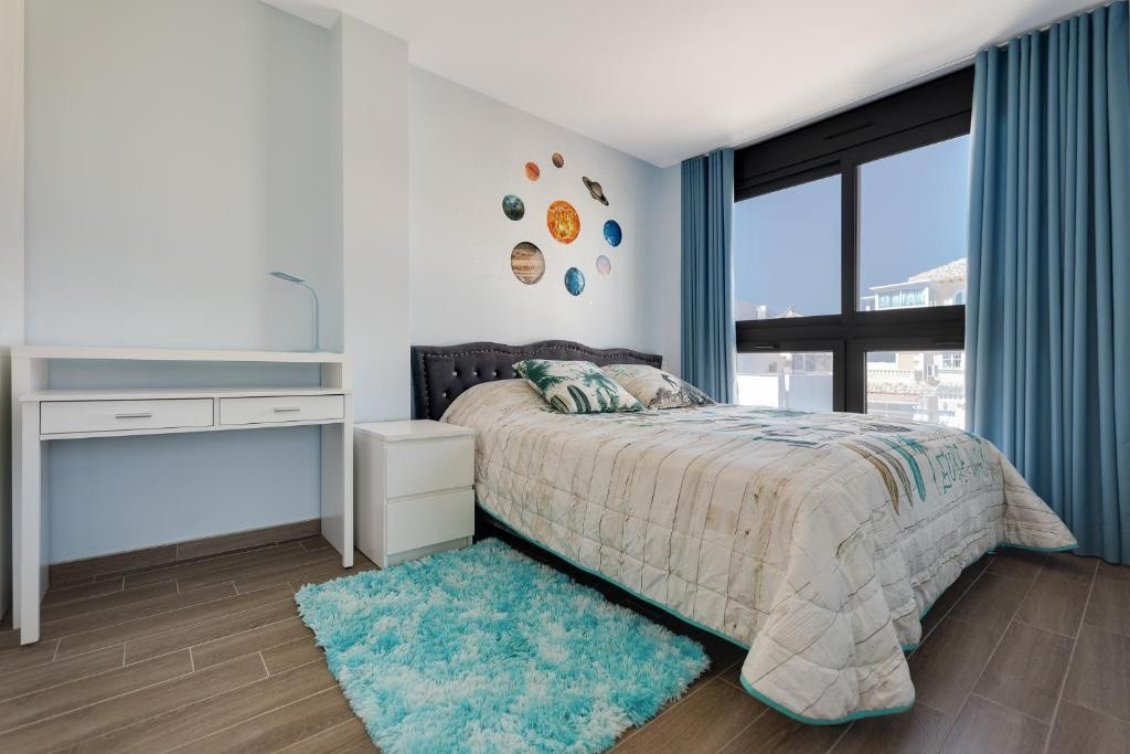 Se vende Villa - Chalet de 5 dormitorios en Costa Blanca, Alicante, España