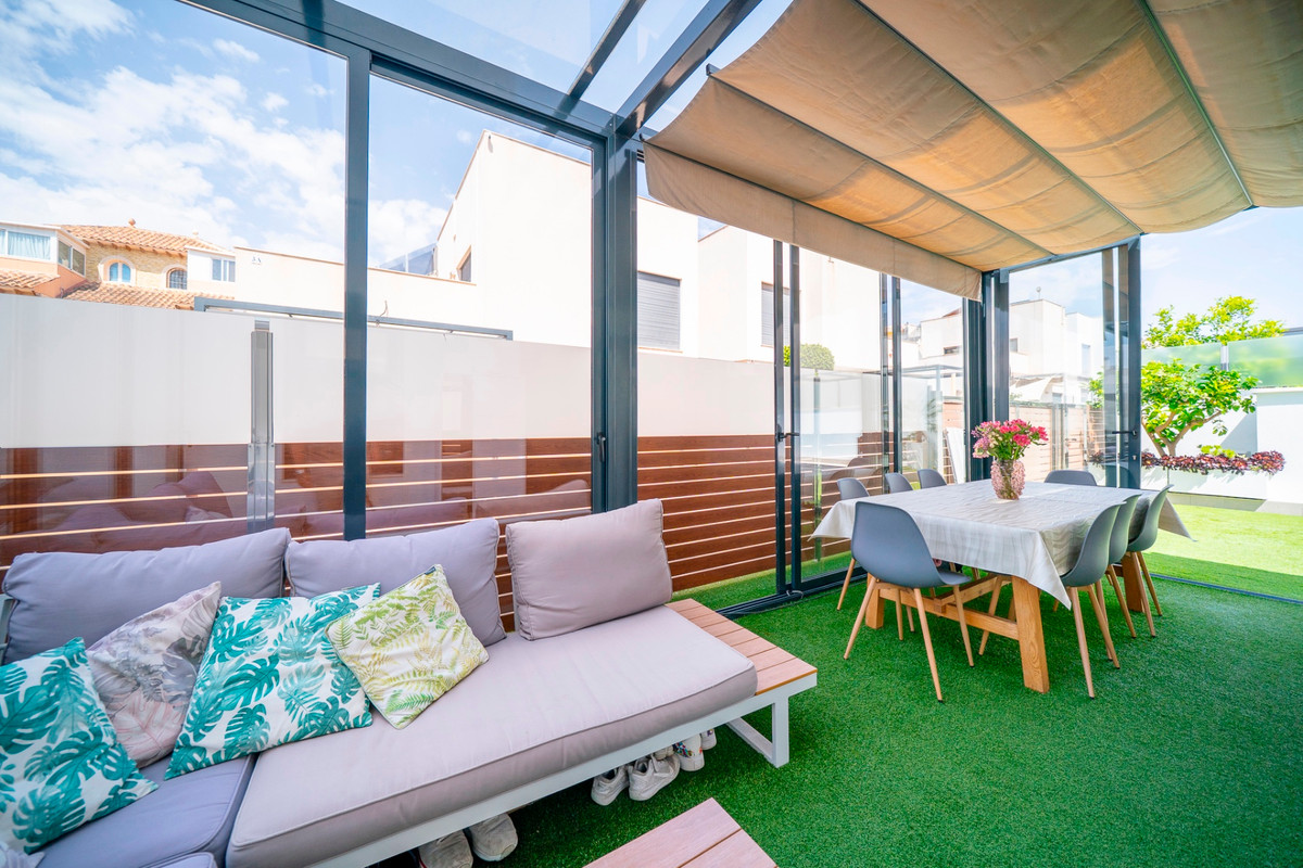 Se vende Villa - Chalet de 5 dormitorios en Costa Blanca, Alicante, España